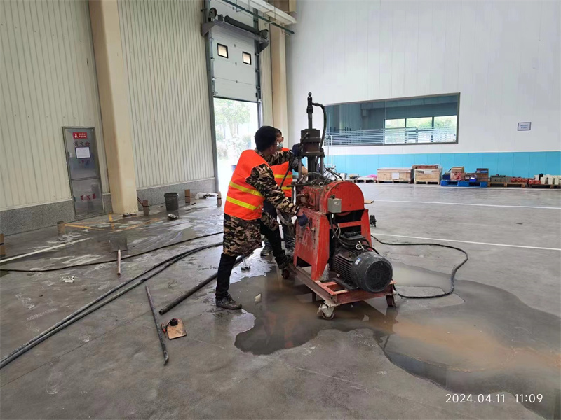 昌吉厂房地面下沉塌陷注浆加固施工